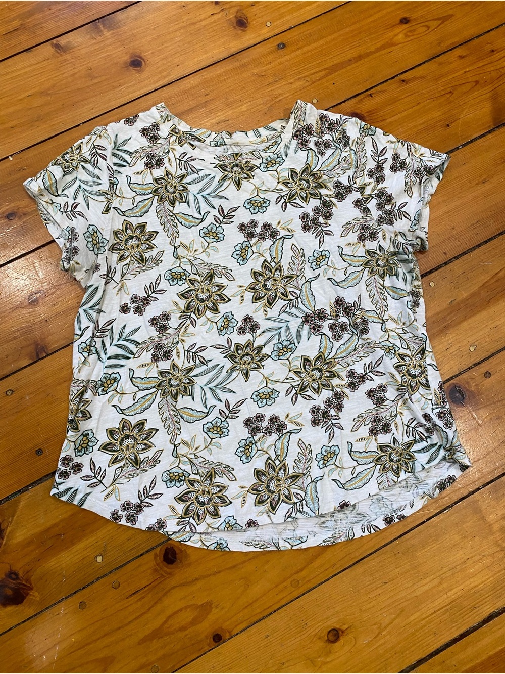 Old Navy White Short-Sleeve Tee with Green and Brown Floral Print size Large